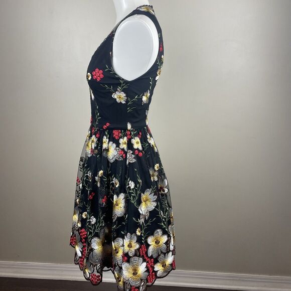 Alice + Olivia Becca Pouf Dress Embroidered Flower Black Dress Size 0 - Picture 7 of 13